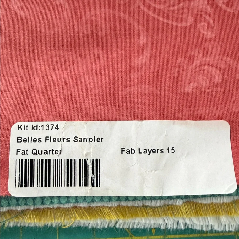 NWT….15 Connecting Threads Fat Quarters; Belle Fleurs Sampler. - Picture 11 of 12